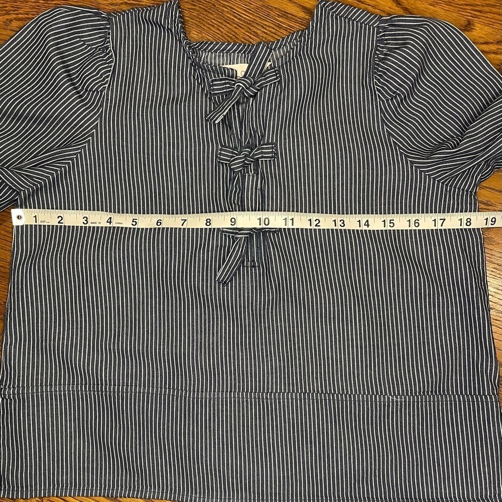 Ann Taylor LOFT Blue Striped Chambray Bow Top Shirt Blouse sz XS Petite - Picture 6 of 7